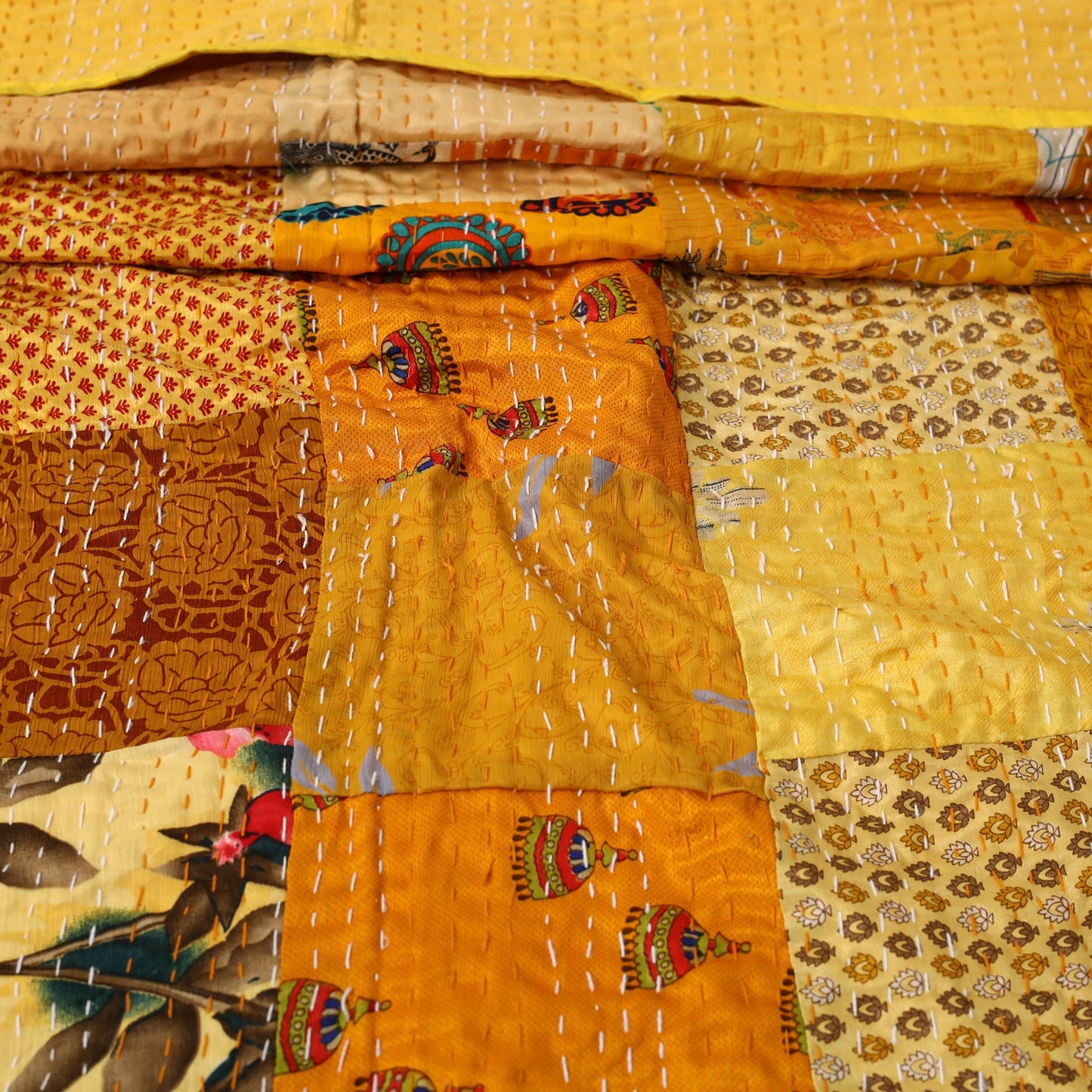 Khambadiya tagai patchwork quilt / gudri / blanket (109 x