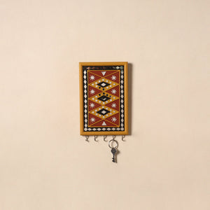 Kutch mud mirror work lippan art key holder (9 x 6 in) 29