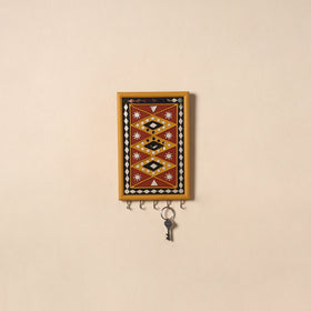 Kutch mud mirror work lippan art key holder (9 x 6 in) 29