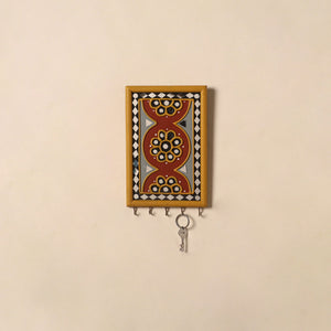Kutch mud mirror work lippan art key holder (9 x 6 in) 32