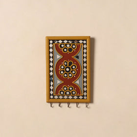 Kutch mud mirror work lippan art key holder (9 x 6 in) 32