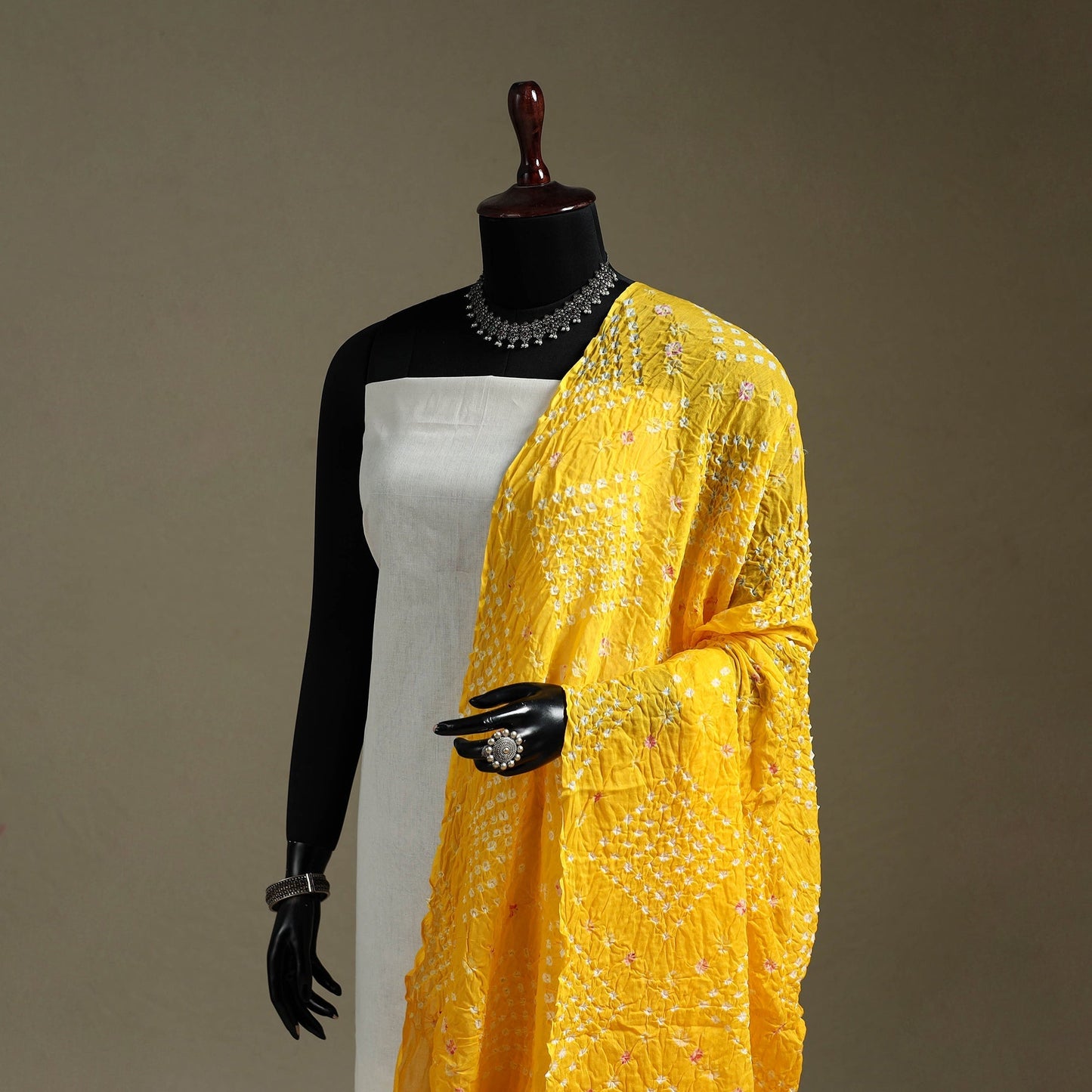 Kutch tie-dye mul cotton bandhani dupatta 11 - handcrafted