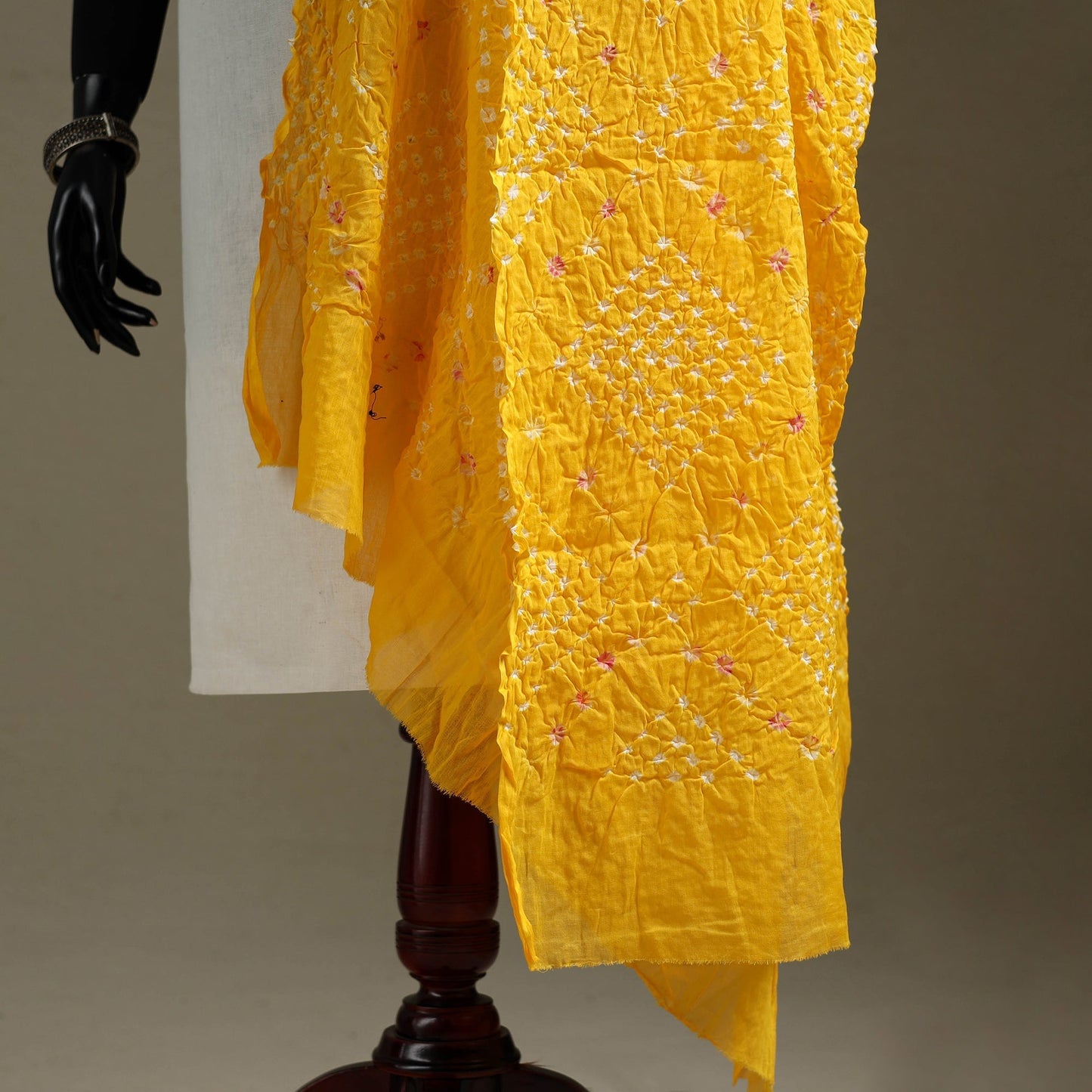 Kutch tie-dye mul cotton bandhani dupatta 11 - handcrafted