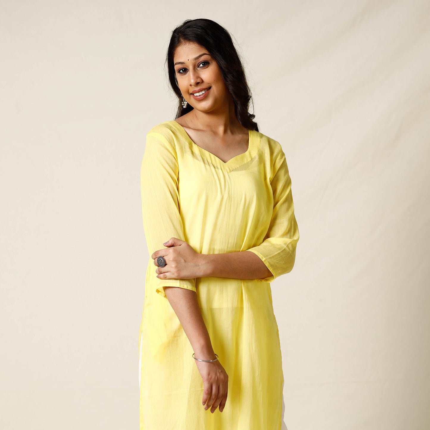 Buy Mulmalai Cotton Plain Dyed Long Kurta 27 Online at iTokri.com