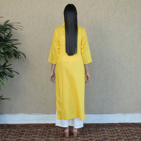 Buy Mulmalai Cotton Plain Dyed Straight Kurta Online at iTokri.com