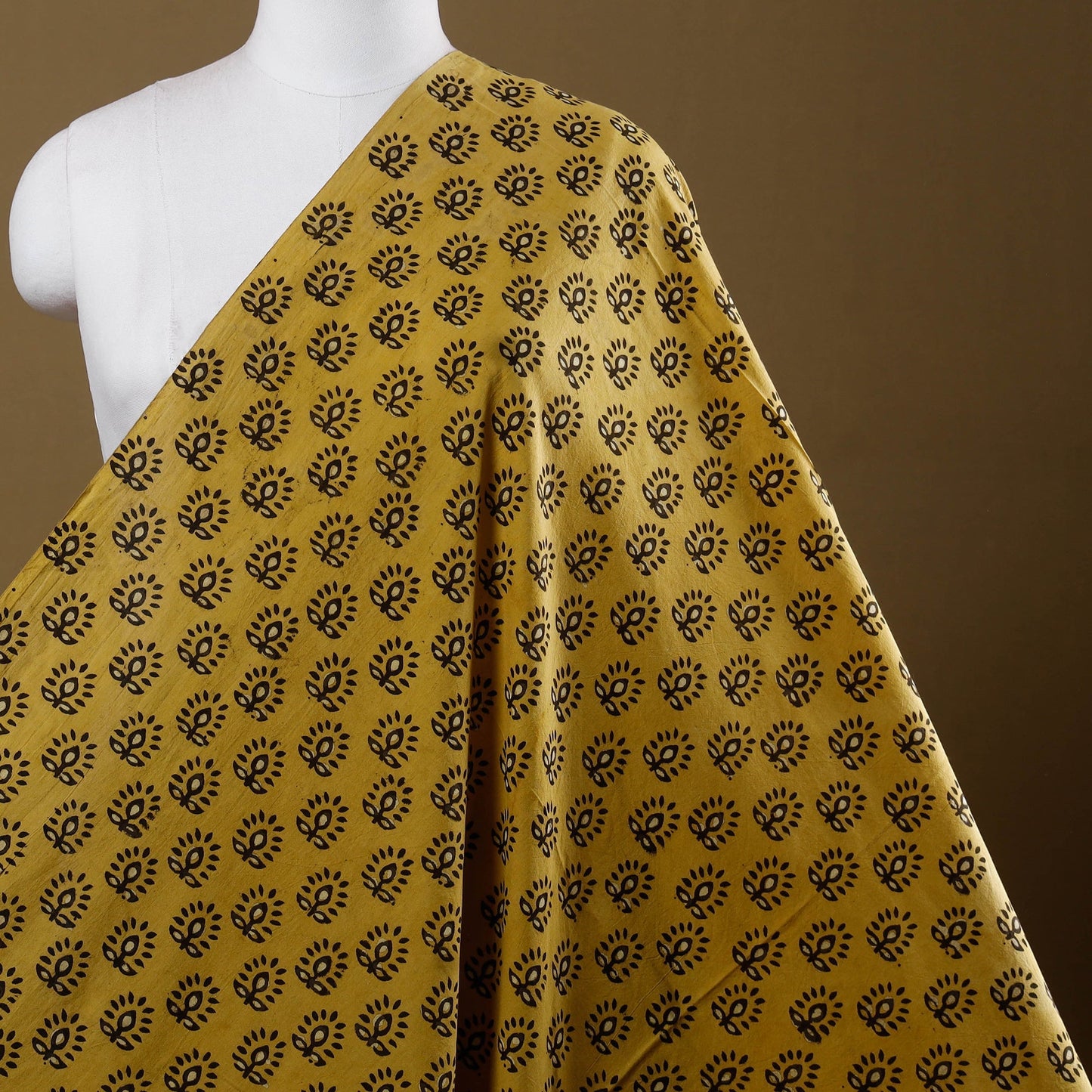 Natural dyed cotton hand pipad fabric 01 - handcrafted