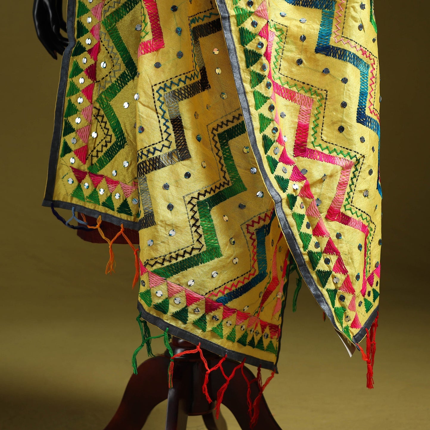 Ranihati chanderi silk zig zag hand embroidery dupatta 41