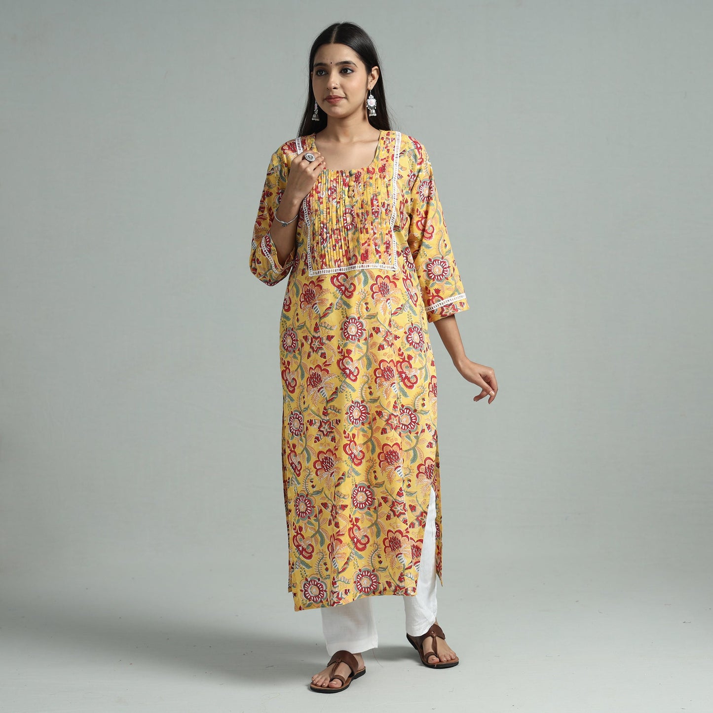 Buy Sanganeri Block Printed Cotton Pintuck Kurta with Lace Work Online l iTokri.com
