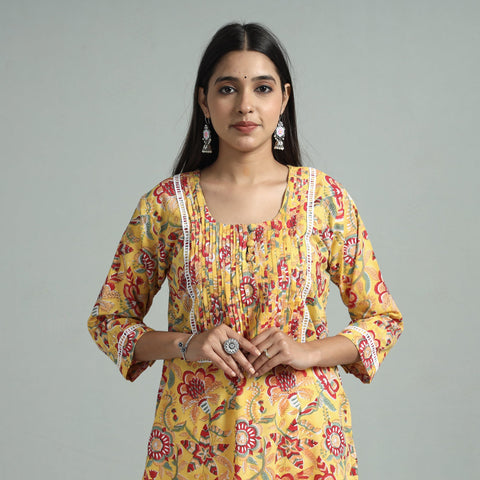 Buy Sanganeri Block Printed Cotton Pintuck Kurta with Lace Work Online l iTokri.com