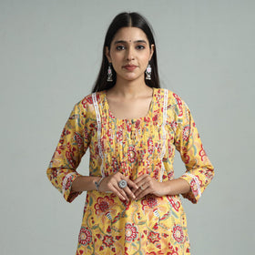 Buy Sanganeri Block Printed Cotton Pintuck Kurta with Lace Work Online l iTokri.com