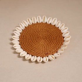 Shell work handcrafted thread coaster 08