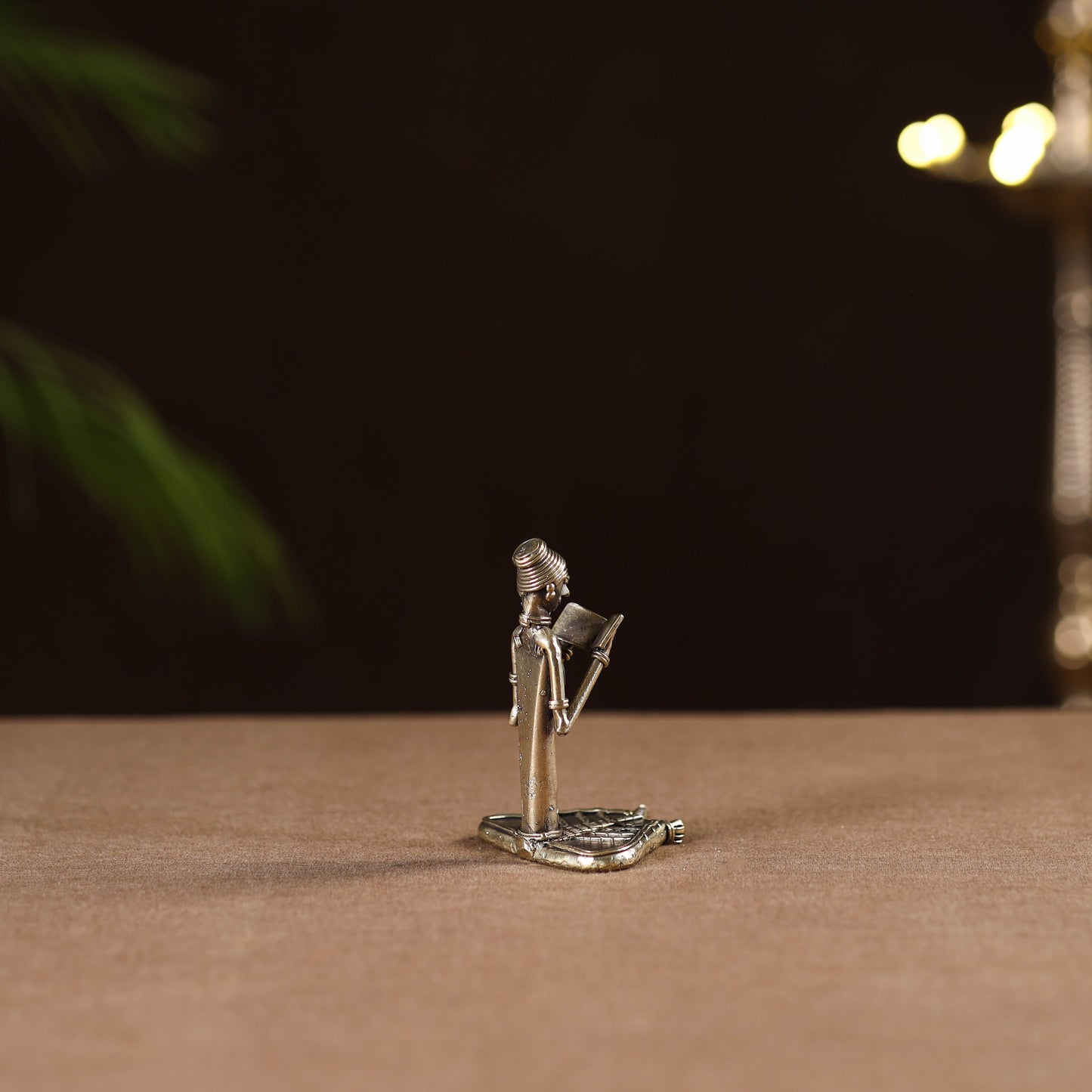 Sitting reading women - tribal odisha dokra handmade home