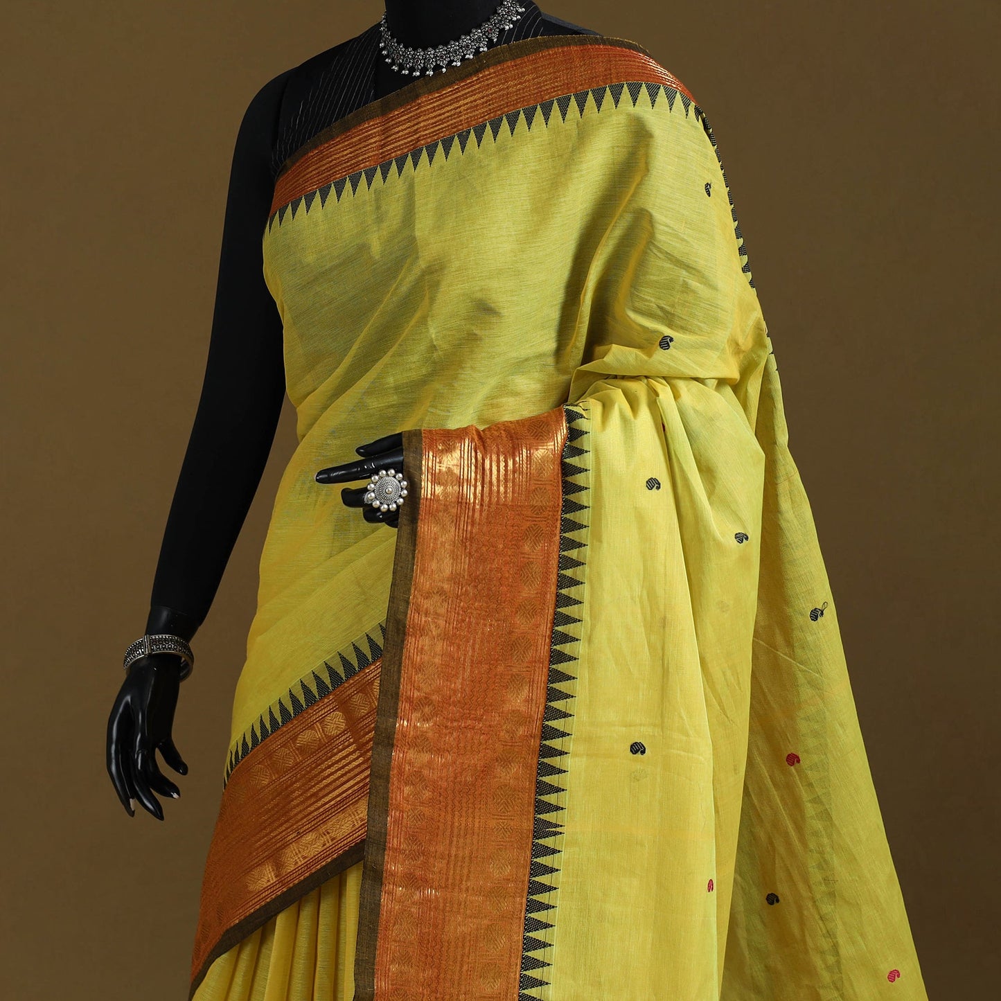 Thread buti cotton kanchipuram saree with border 25