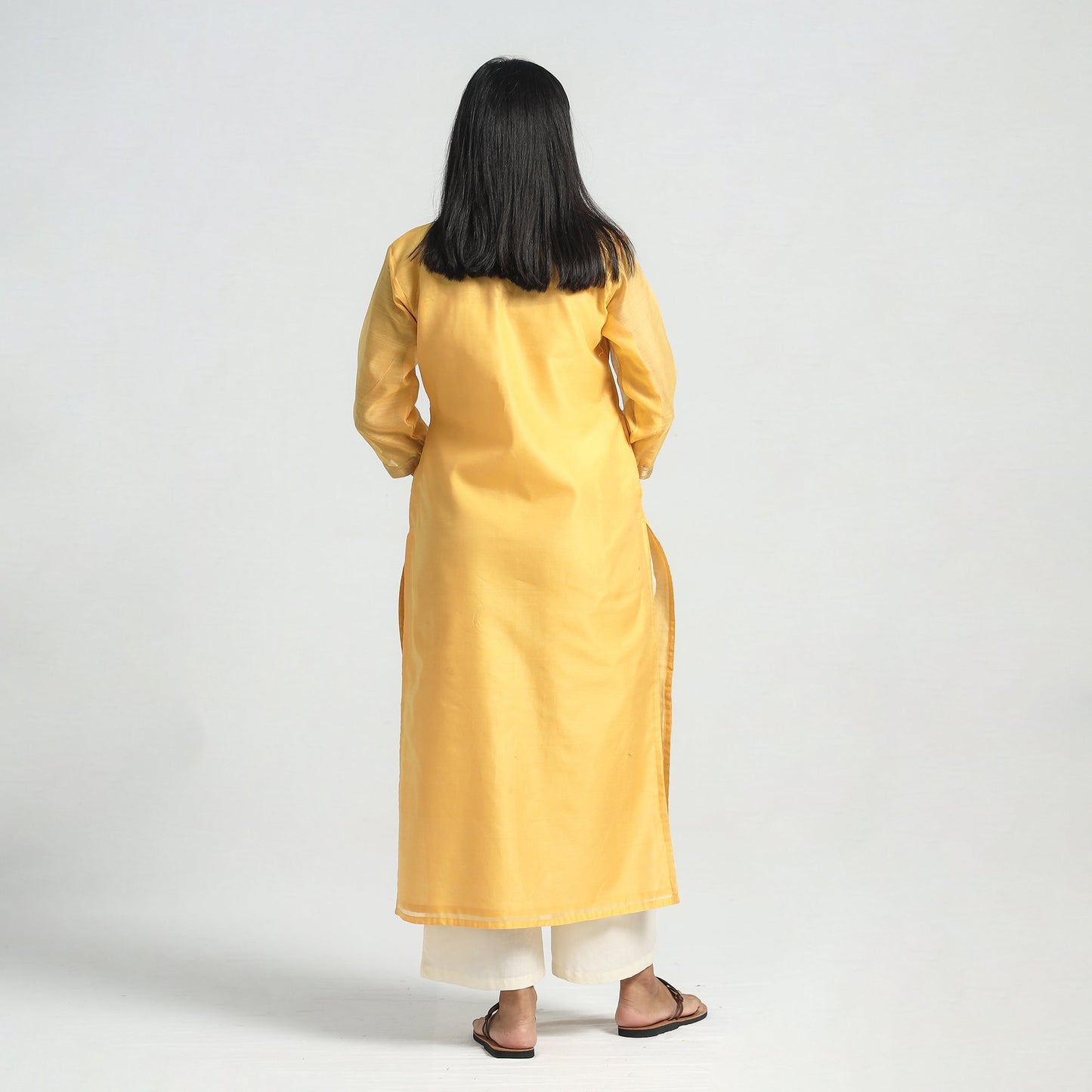 Buy Traditional Maheshwari Handloom Silk Cotton Zari Work Kurta with Dupatta Set Online at iTokri.com