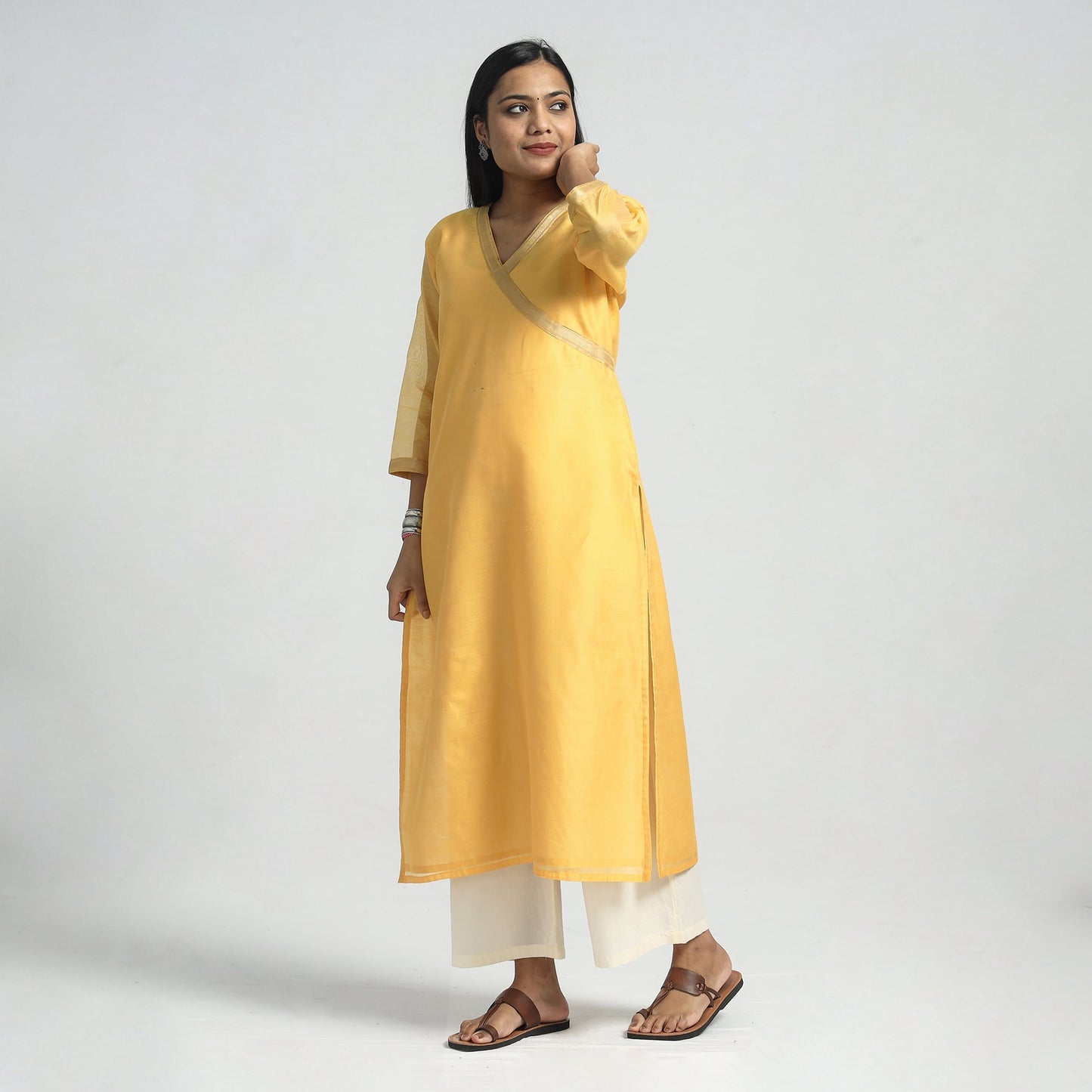 Buy Traditional Maheshwari Handloom Silk Cotton Zari Work Kurta with Dupatta Set Online at iTokri.com