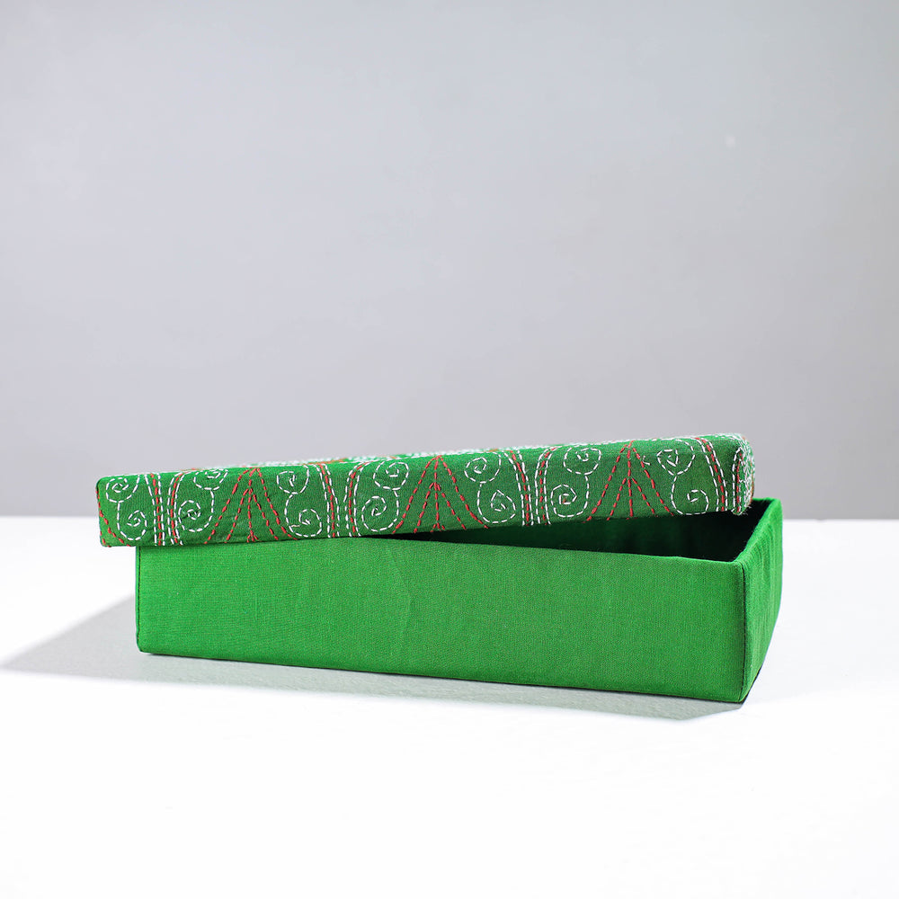 Handcrafted Bengal Kantha Work Tissue Box