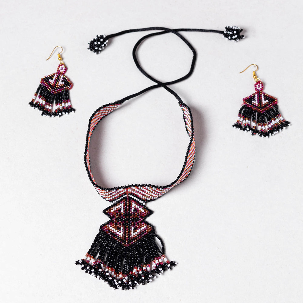 neemuch beadwork necklace set