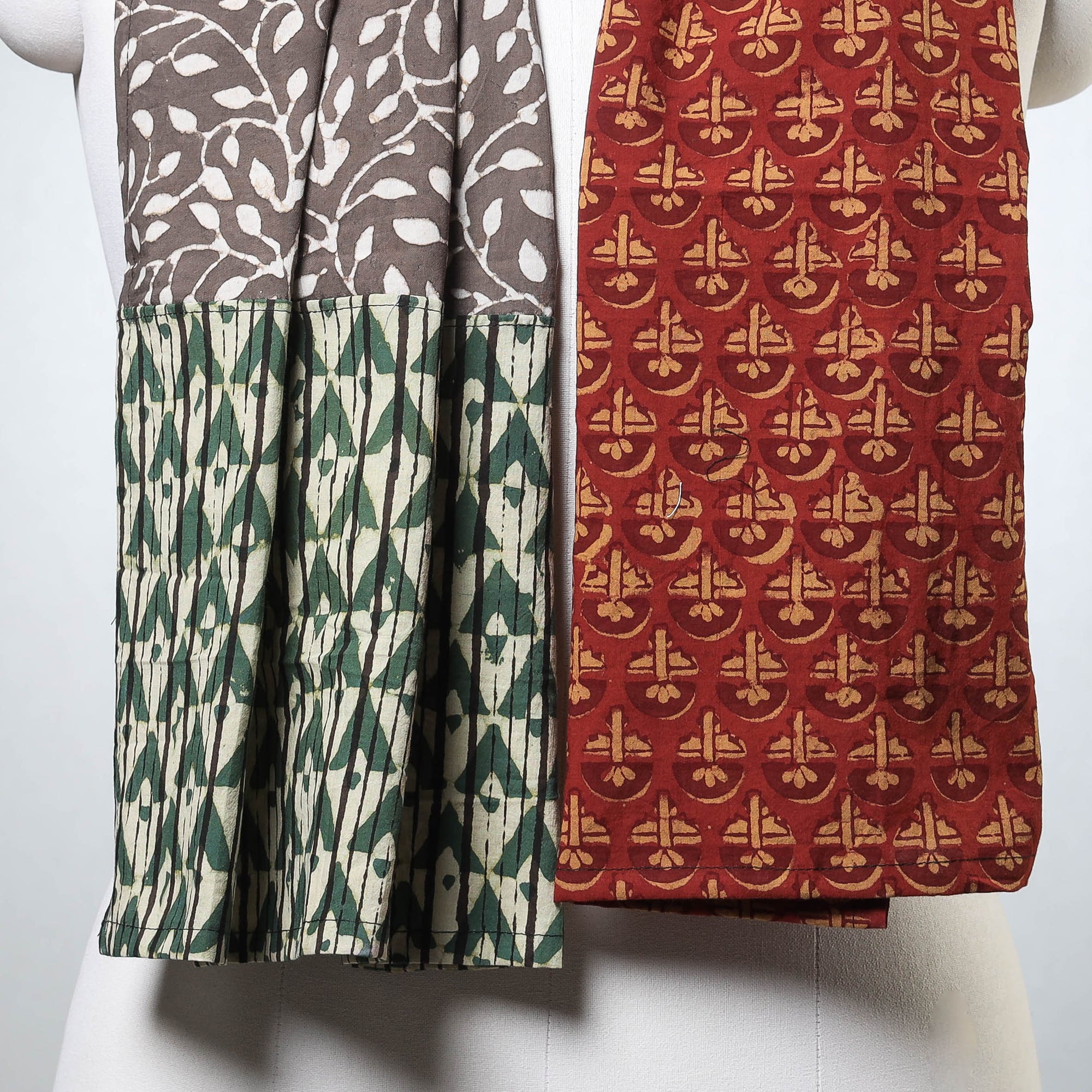  Akola/Pipad Block Printed Patchwork Cotton Stole Online at iTokri.com