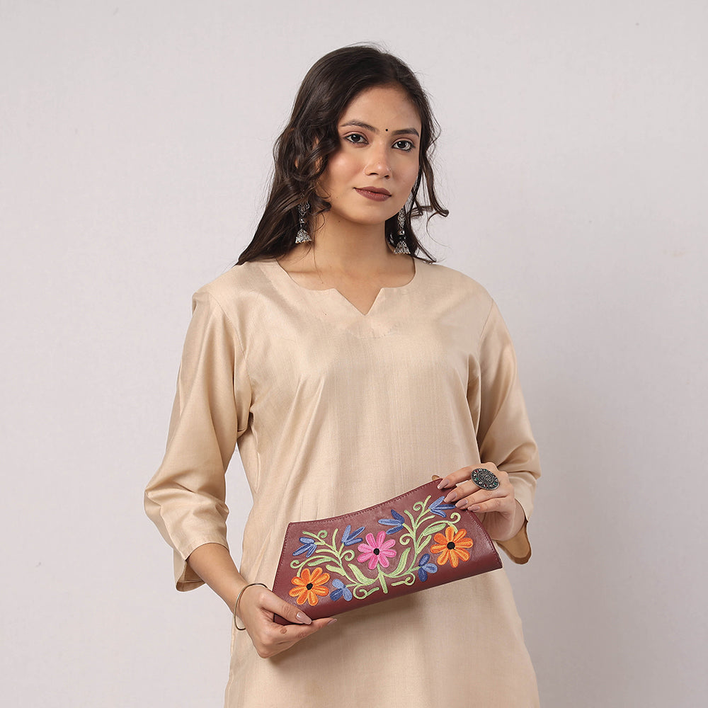 embroidery clutch 