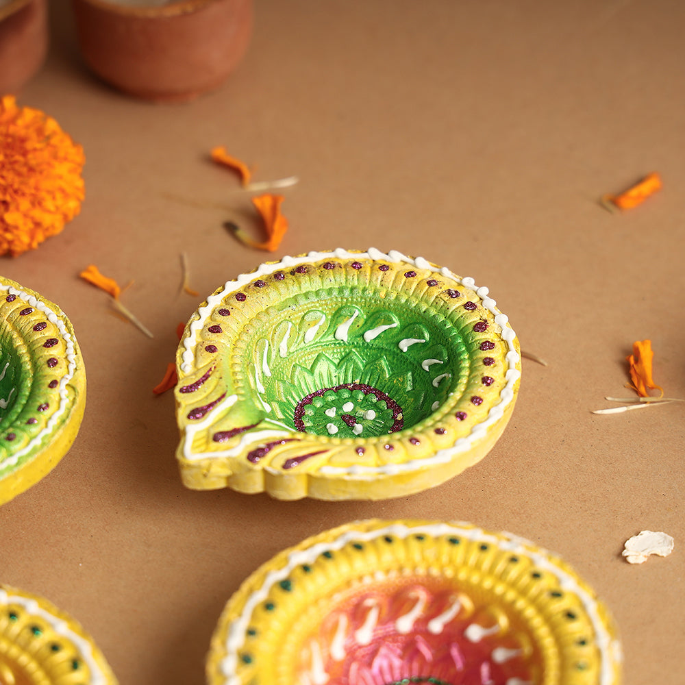  Festive Decor Handpainted Terracotta Diyas (Set of 4) Online in India l iTokri.com 