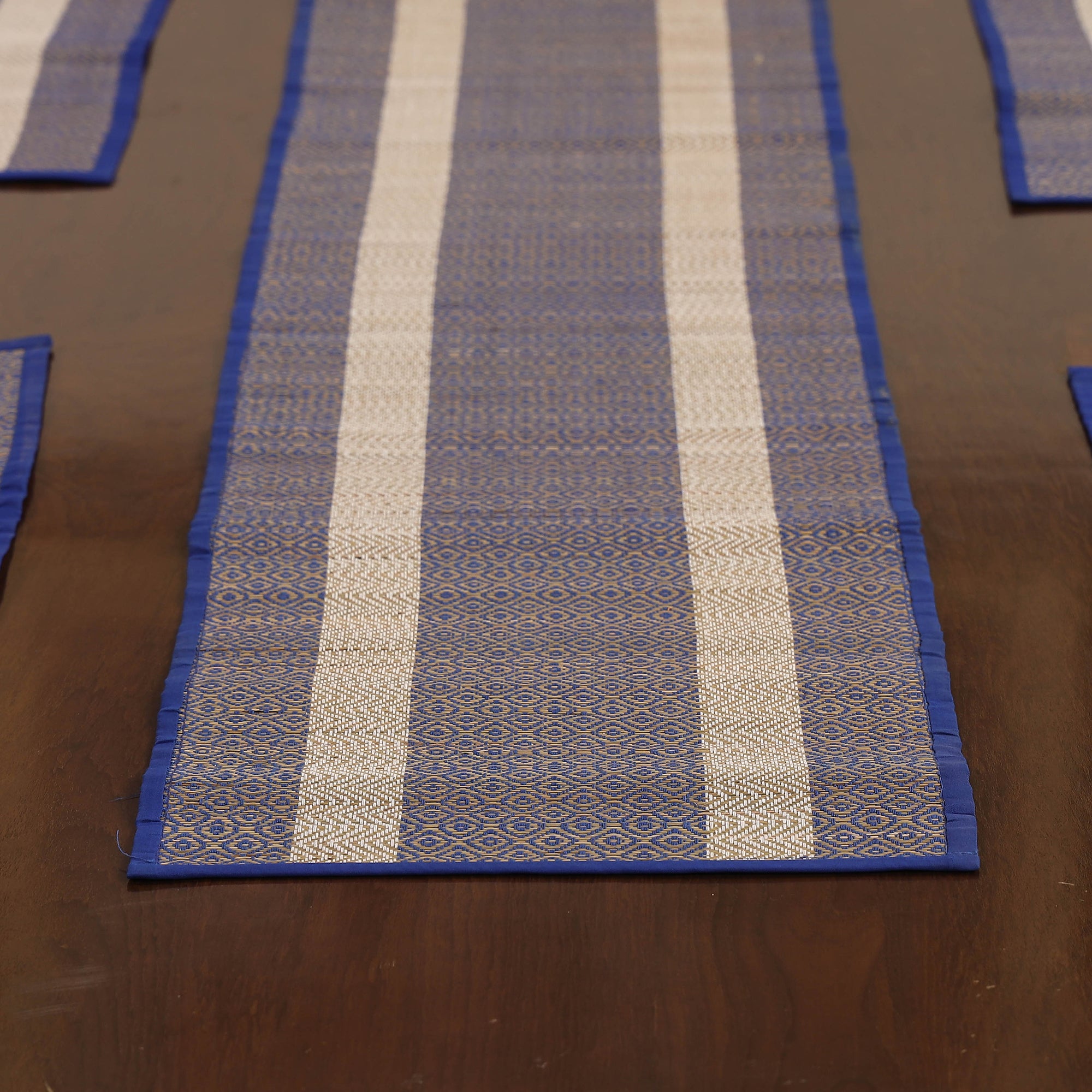 Blue Madur Grass Table Runner with Table Mat Set