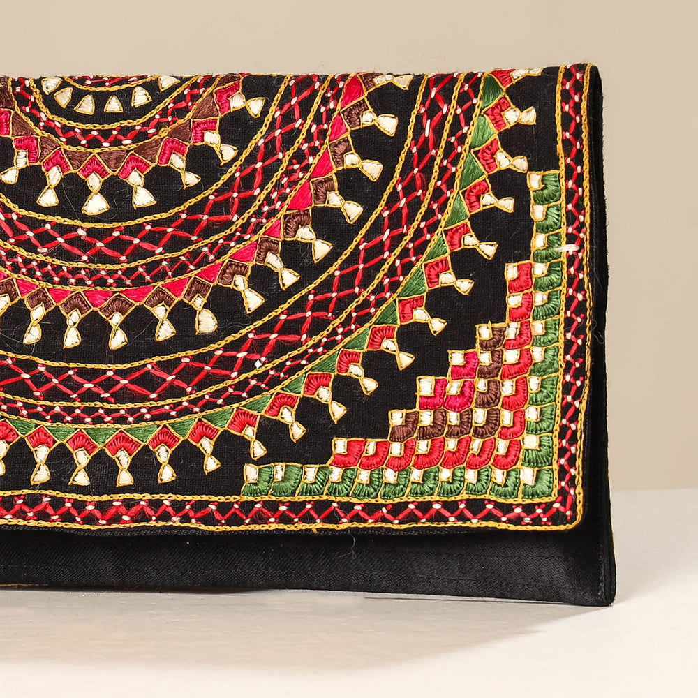 kutch embroidery  wallet