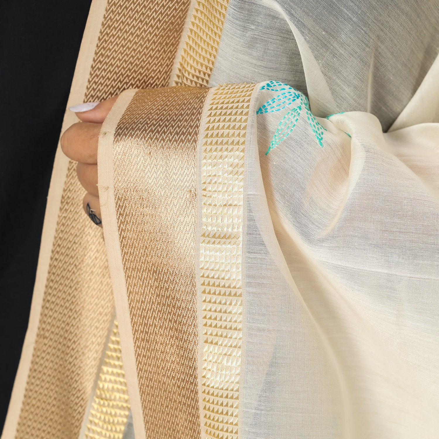  Kolaghat Kantha Zari Border Maheshwari Silk Dupatta with Tassels 