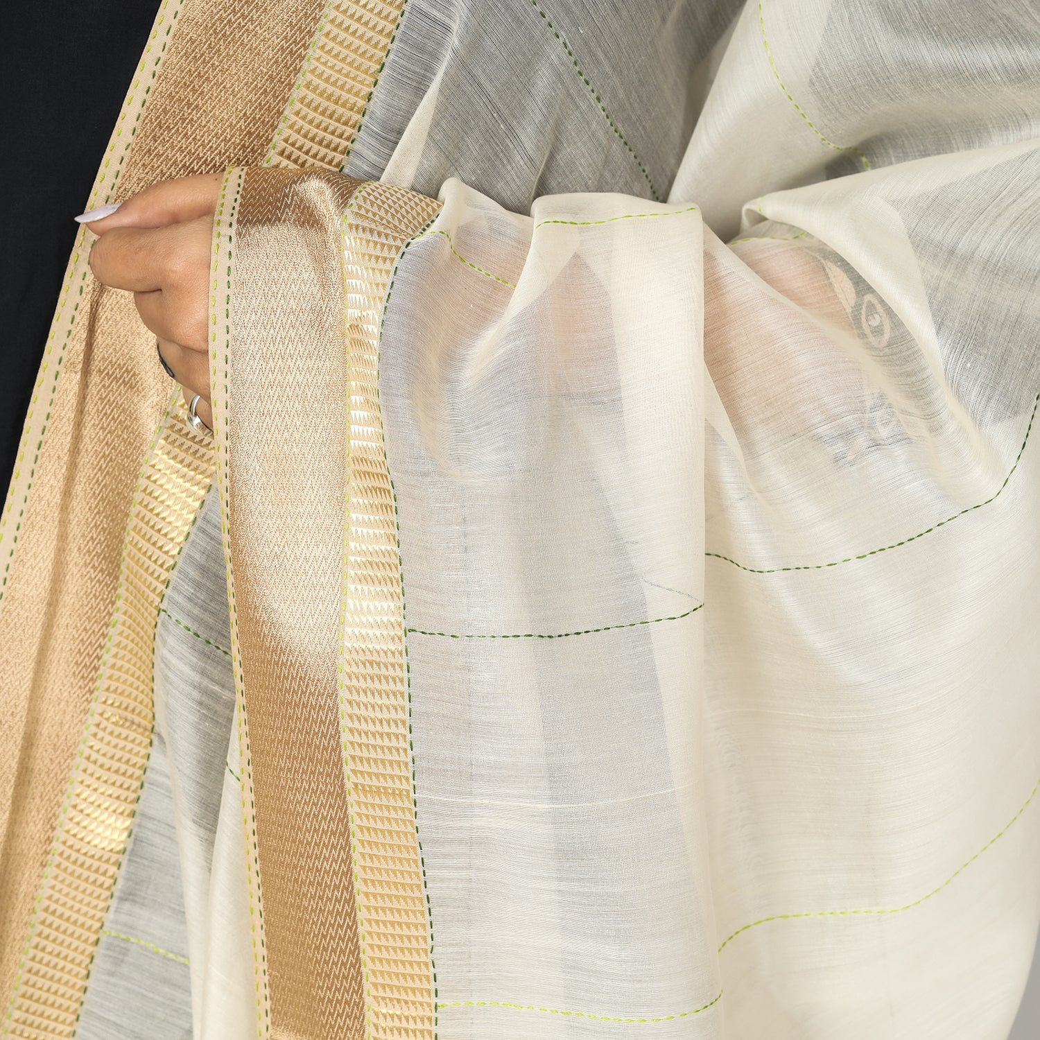  Kolaghat Kantha Zari Border Maheshwari Silk Dupatta with Tassels Online 