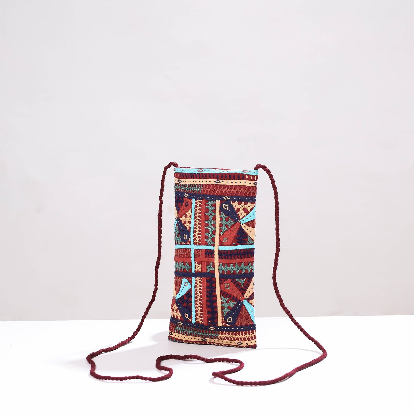 Kutch Dhebariya Qatab Hand Embroidery Sling Dori Mobile Pouch