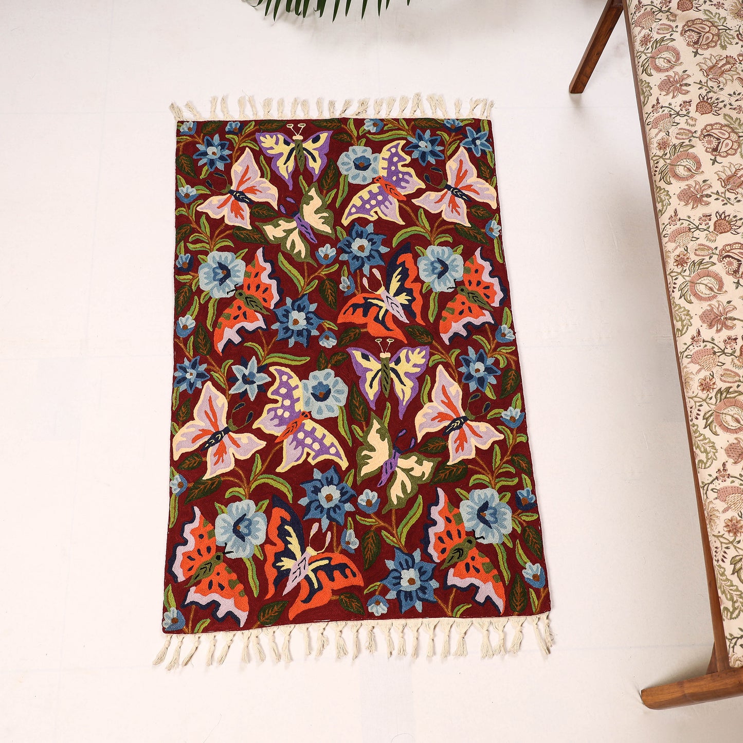 Original Chain Stitch Crewel Wool Thread Hand Embroidery Rug / Carpet (47 x 29 in)