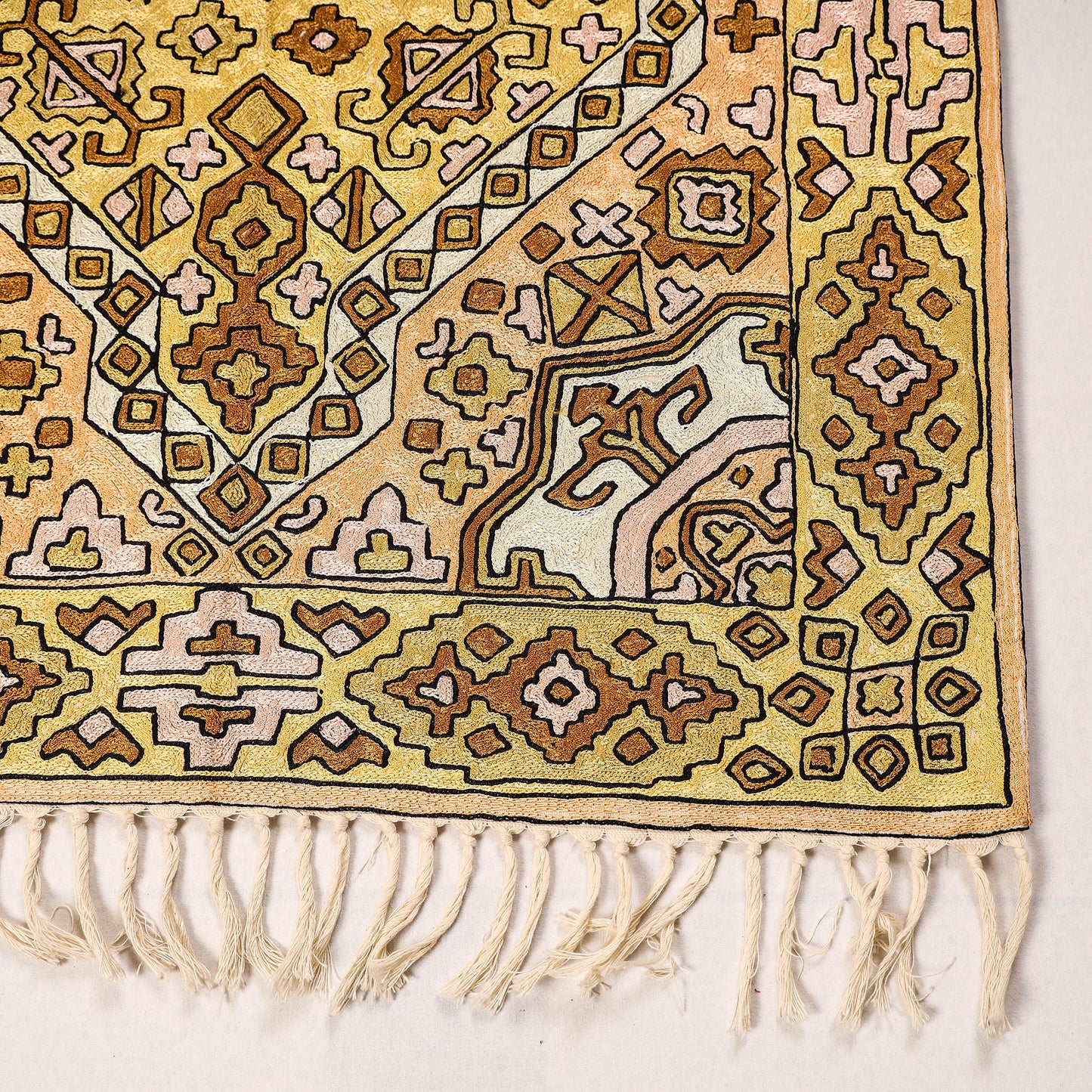 Original Chain Stitch Mulberry Silk Thread Hand Embroidery Rug / Carpet (46 x 29 in)