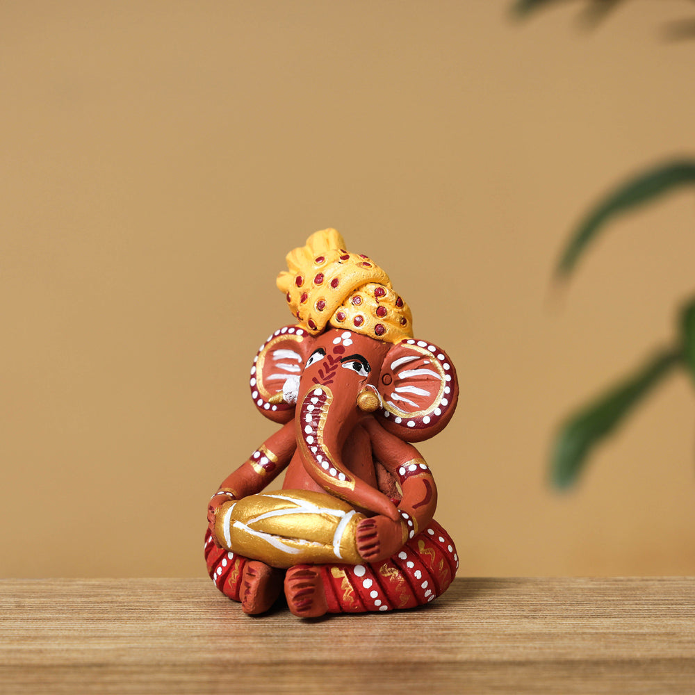 musician ganesha idol