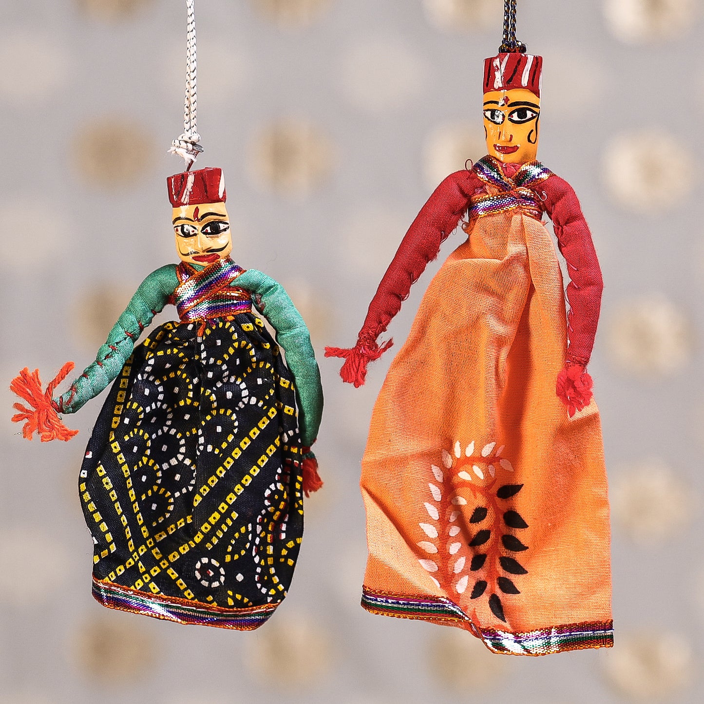 Rajasthani Dancing Couple Handmade Puppet/Kathputli (Small) - 4 Pc Assorted