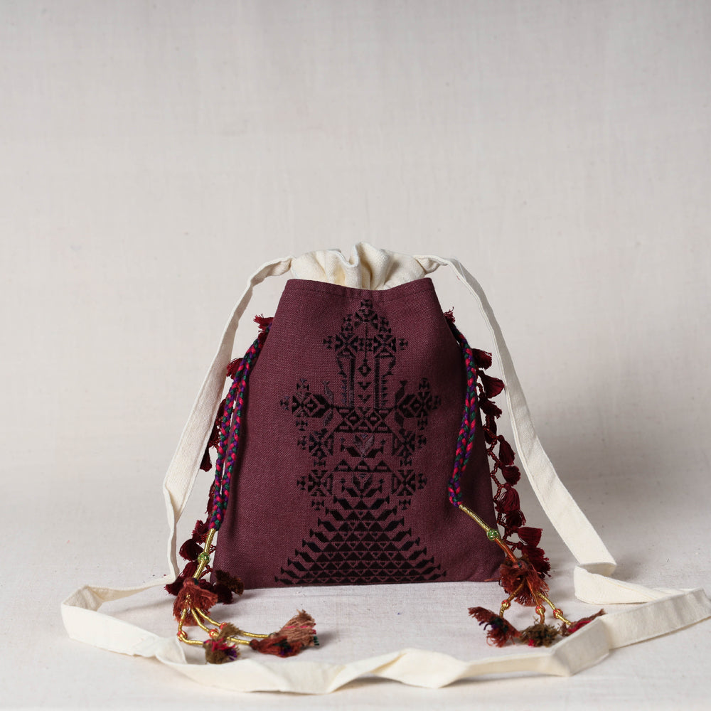 embroidery sling potli bag 