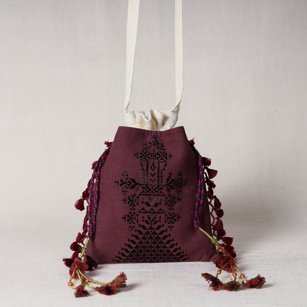 embroidery sling potli bag 