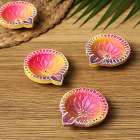  Decorative Handpainted Terracotta Diya (Set of 4) Online in India l iTokri.com 