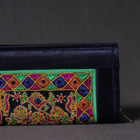 embroidery clutch 