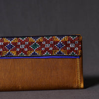 embroidery clutch 