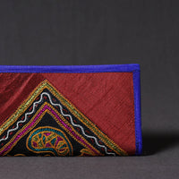 embroidery clutch 