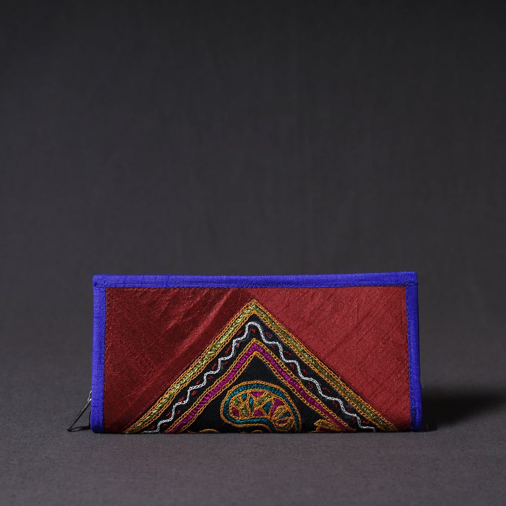 embroidery clutch 