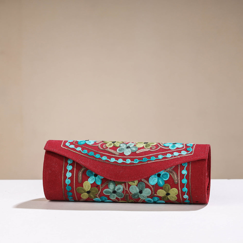 embroidery clutch 