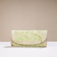 embroidery clutch 