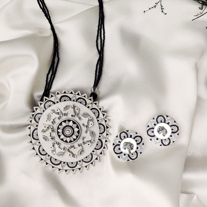 Hastini - Madhubani Handpainted Wooden Necklace Set