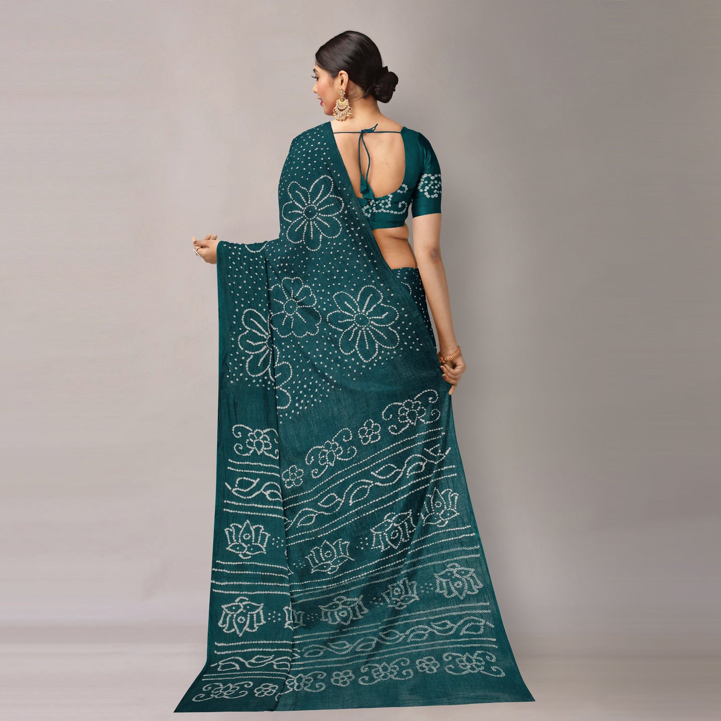 Green - Kutch Bandhani Tie-Dye Cotton Saree with Blouse Piece