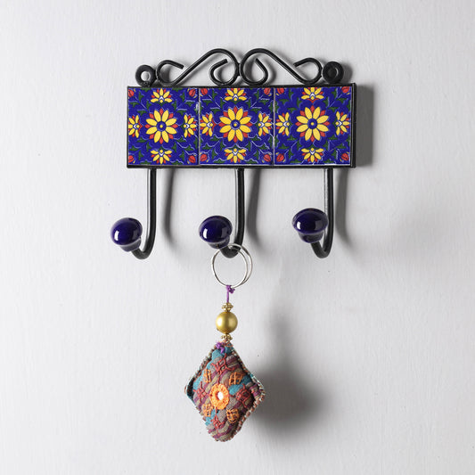 hanging key holder