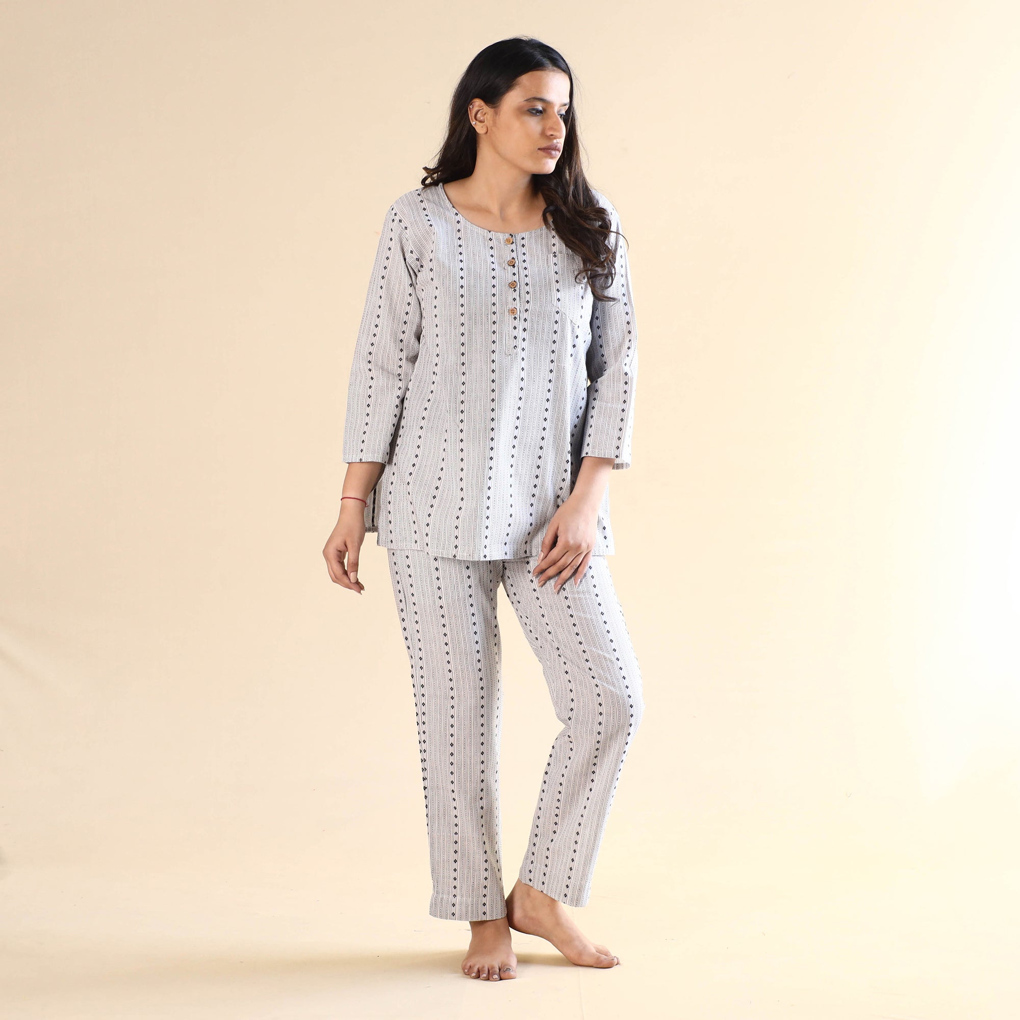 White jacquard cotton top & pyjama night suit set