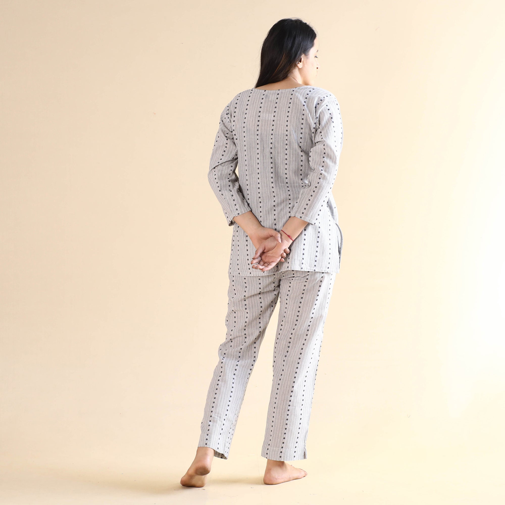 White jacquard cotton top & pyjama night suit set
