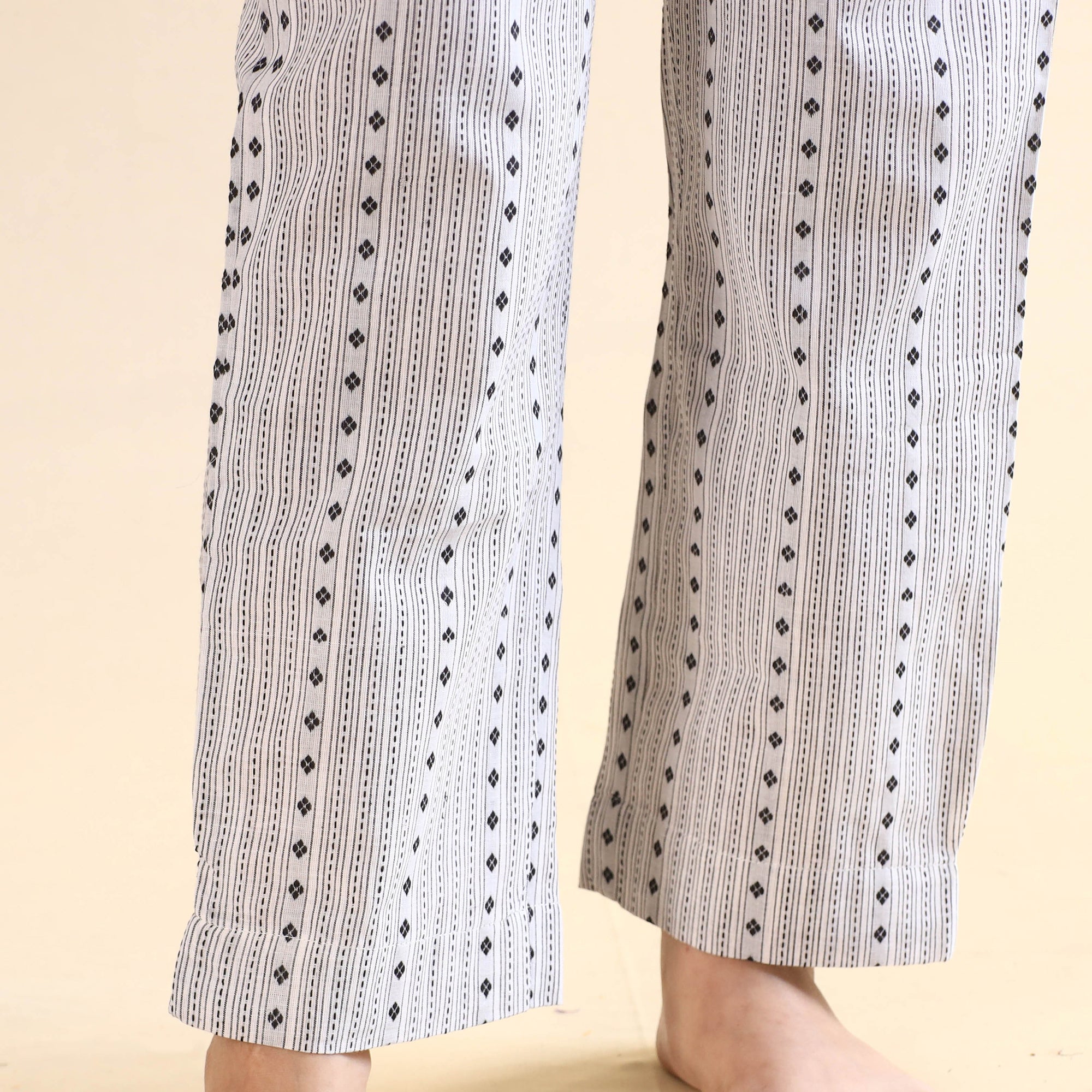 White jacquard cotton top & pyjama night suit set