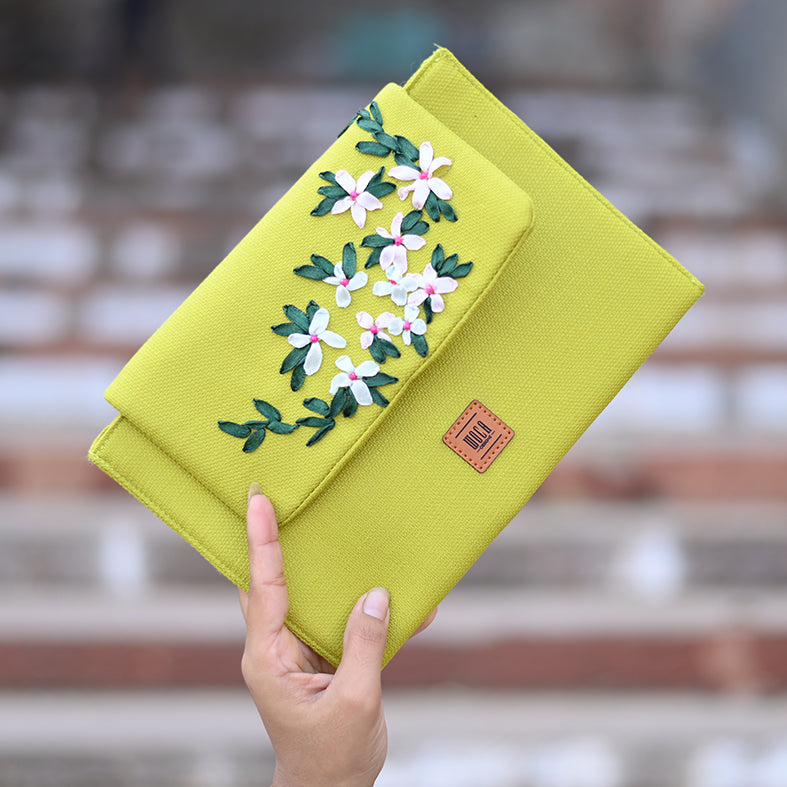 embroidery clutch 