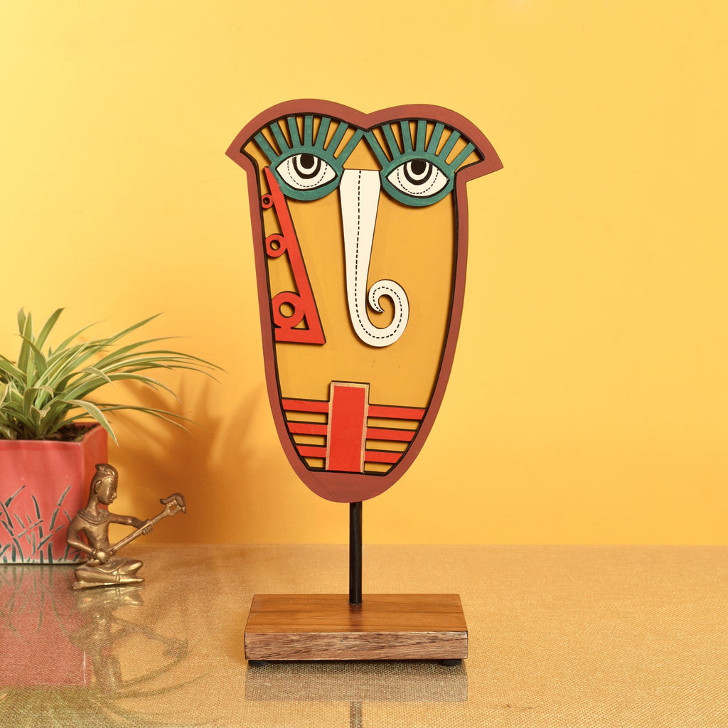 Pretty Paula Table Decor Mask Stand